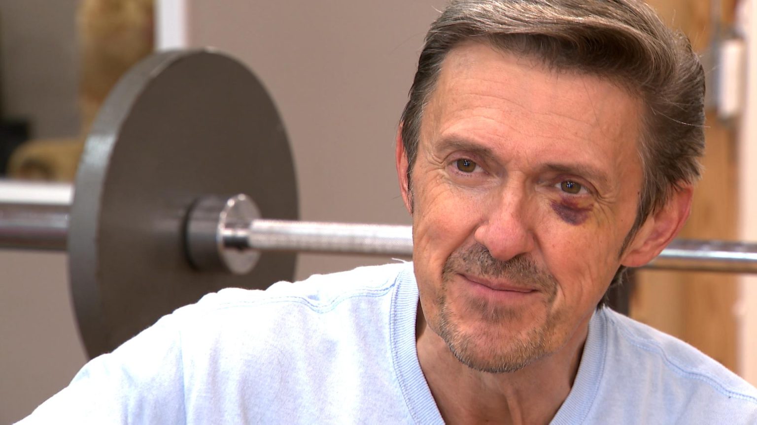 Скот Инглэнд 58-летний боксер