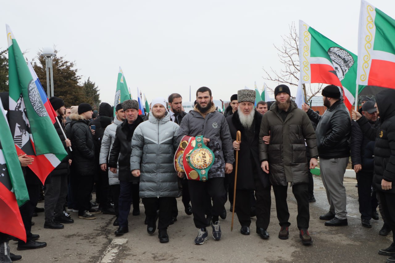 Артур Бетербиев биография